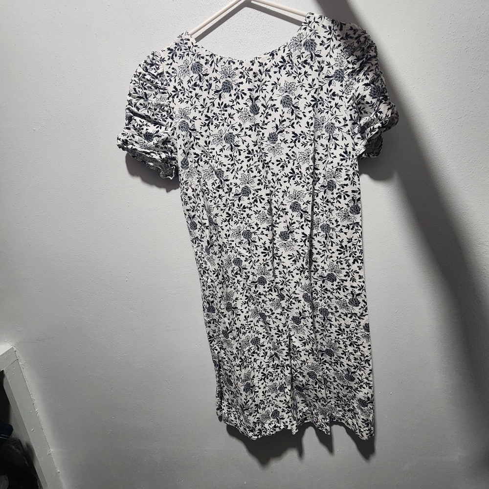 LOFT Black and White Floral Shift Dress